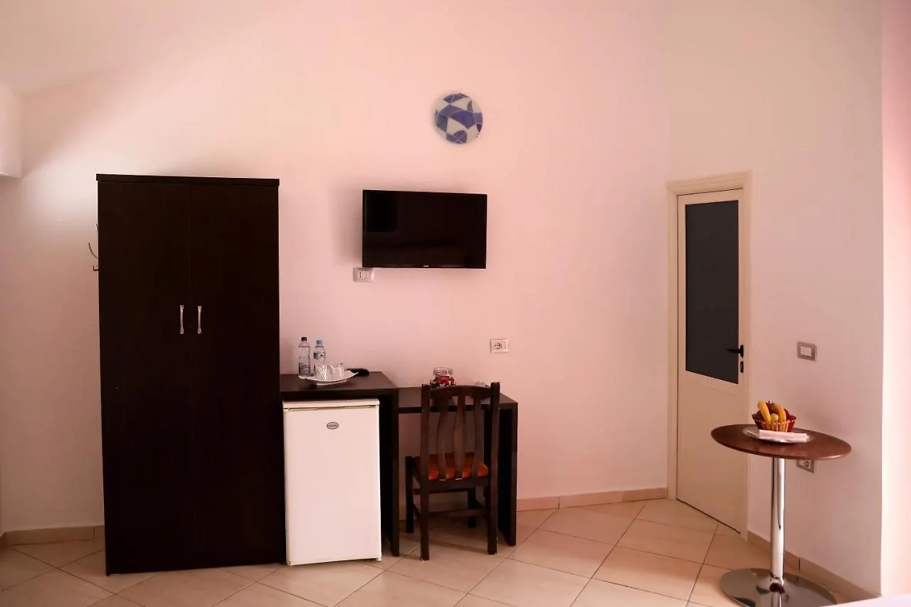 Dolce Italia Residence Radhimë 0*,
