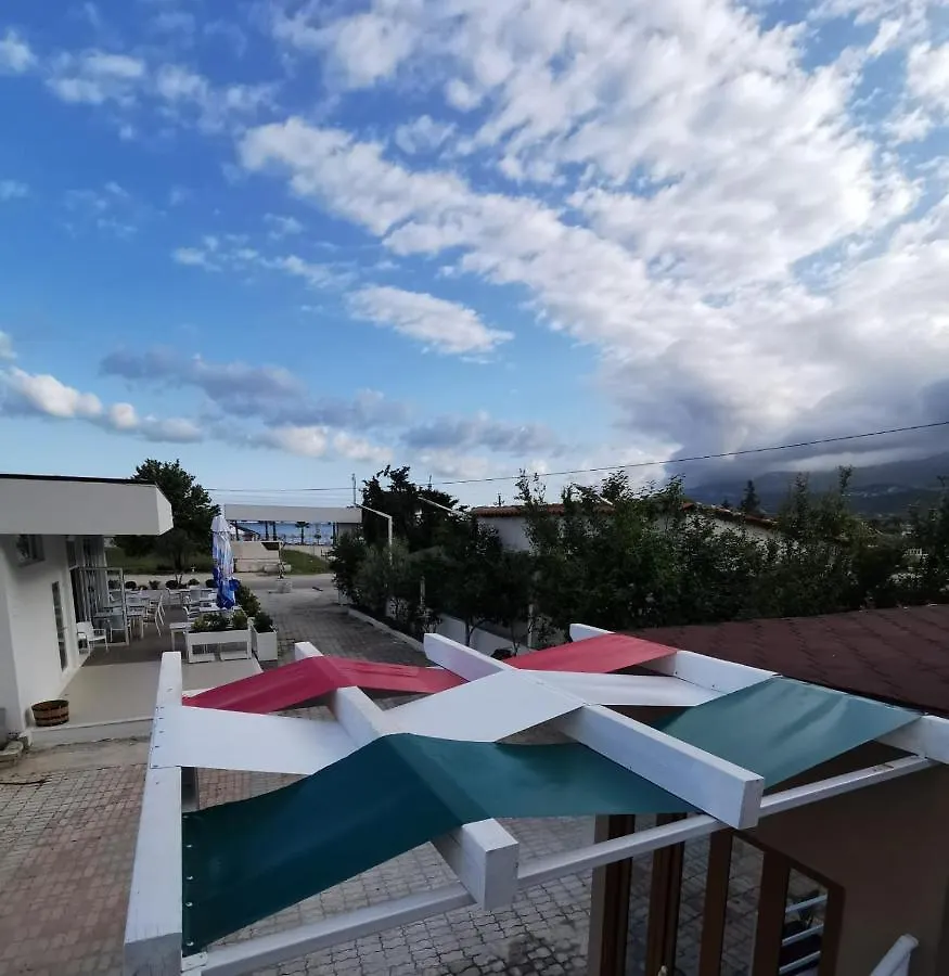 Dolce Italia Residence Radhimë 0*,